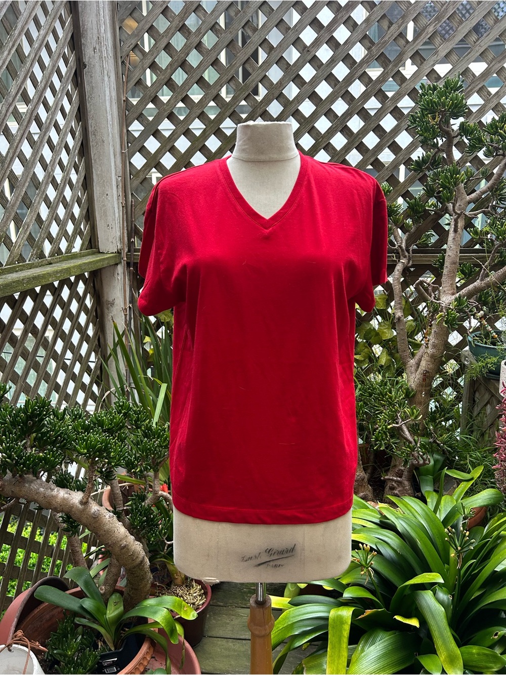 Loft, Women's Red Cotton V-Neck Tee. Short sleeves. Size Large. EUC